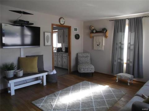 1124 Spring Ave, Saint Charles, MO 63301 photo 2