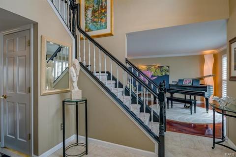 674 Carman Meadows Dr, Ballwin, MO 63021 photo 5