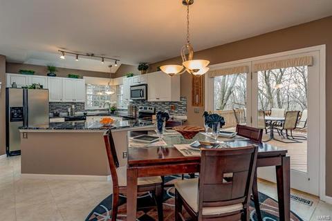 674 Carman Meadows Dr, Ballwin, MO 63021 photo 15
