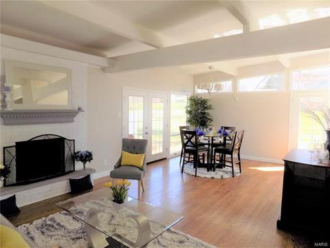312 Coventry Ln, Manchester, MO 63021 photo 3