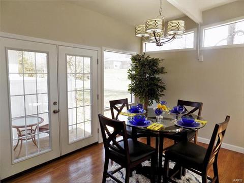 312 Coventry Ln, Manchester, MO 63021 photo 4