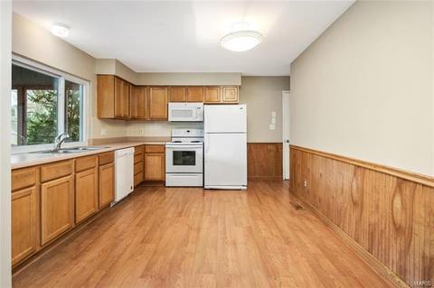 746 Foxwick, Ballwin, MO 63011 photo 8