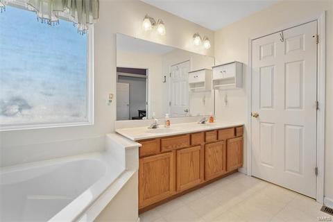 19 Briarcastle Ct, O'fallon, MO 63366 photo 14