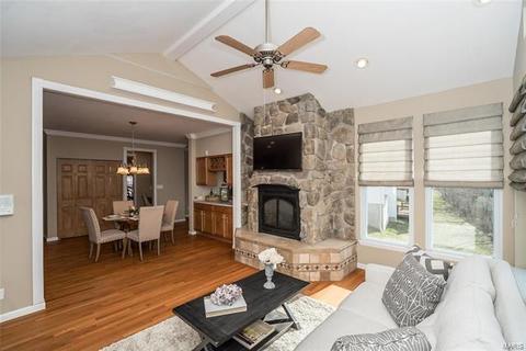 1368 Kiefer Bluffs Dr, Ballwin, MO 63021 photo 19