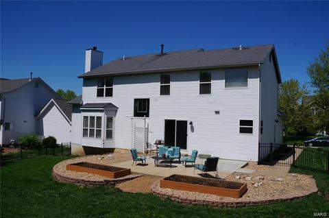 4 Eads Ct, O'fallon, MO 63368 photo 3