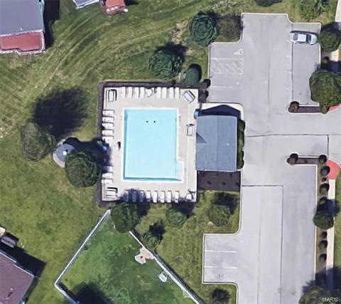 739 Hyde Dr, O'fallon, MO 63366 photo 2