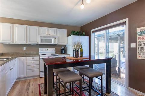 739 Hyde Dr, O'fallon, MO 63366 photo 8