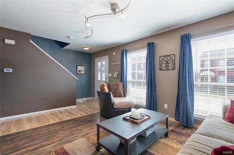 739 Hyde Dr, O'fallon, MO 63366 photo 3