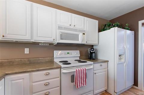 739 Hyde Dr, O'fallon, MO 63366 photo 11