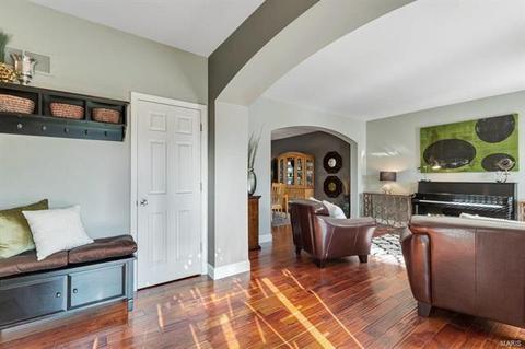 208 Chestnut Hill Dr, O'fallon, MO 63368 photo 4