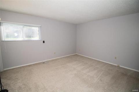 820 Justerini Dr, Ballwin, MO 63011 photo 9