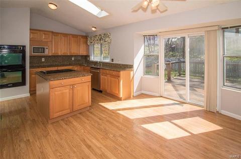 820 Justerini Dr, Ballwin, MO 63011 photo 4