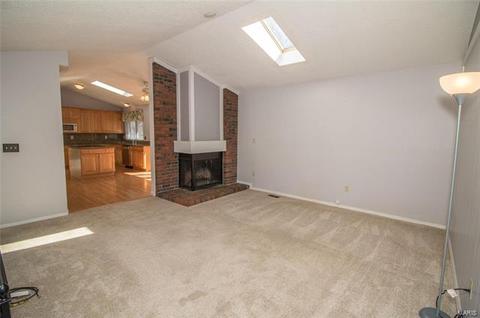 820 Justerini Dr, Ballwin, MO 63011 photo 2
