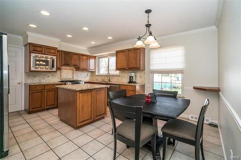 12 Cool Meadows Dr, Ballwin, MO 63011 photo 14