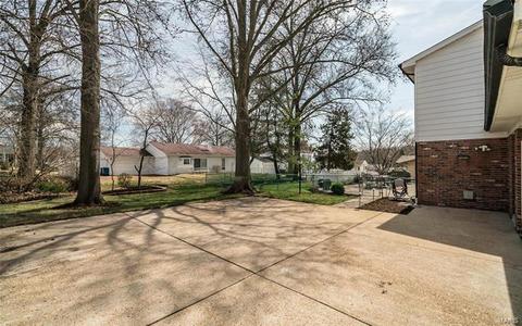 12 Cool Meadows Dr, Ballwin, MO 63011 photo 37