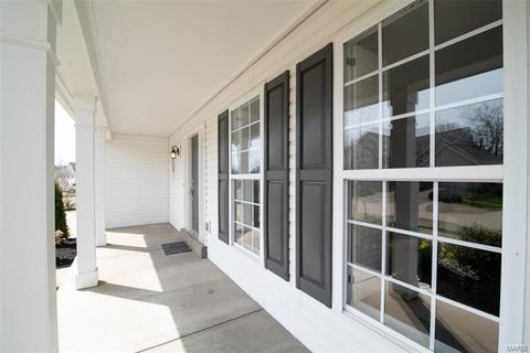 623 Legends Bluffs Ct, Eureka, MO 63025 photo 4