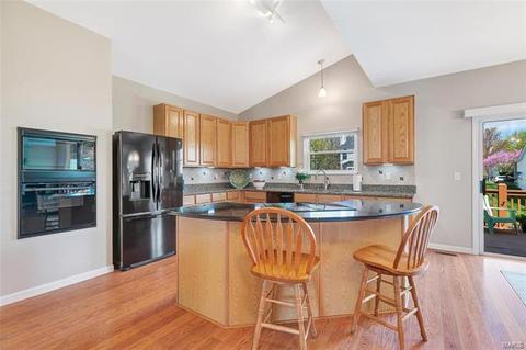 731 Castle Pines Dr, Ballwin, MO 63021 photo 14