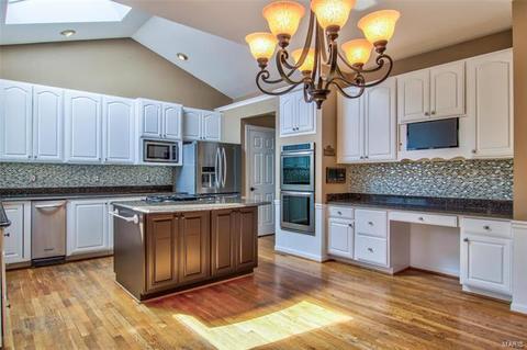 548 Malinmor Dr, Weldon Spring, MO 63304 photo 17