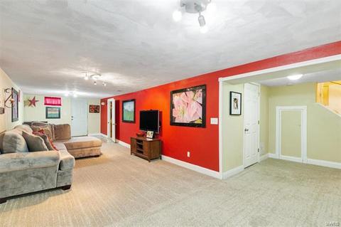 9422 Mackenzie Rd, Saint Louis, MO 63123 photo 24