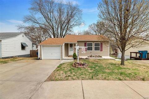 9422 Mackenzie Rd, Saint Louis, MO 63123 photo 1