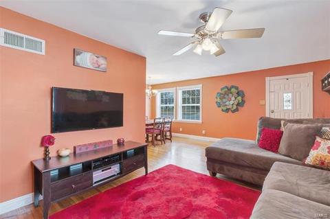 9422 Mackenzie Rd, Saint Louis, MO 63123 photo 10