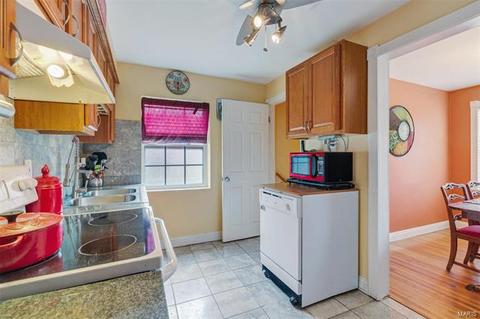 9422 Mackenzie Rd, Saint Louis, MO 63123 photo 11