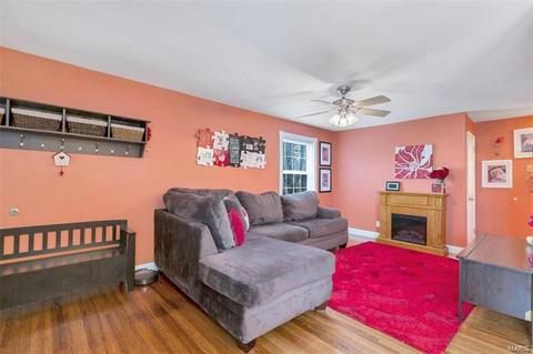 9422 Mackenzie Rd, Saint Louis, MO 63123 photo 8
