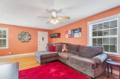 9422 Mackenzie Rd, Saint Louis, MO 63123 photo 9