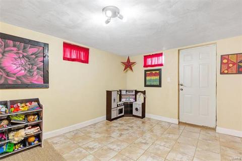 9422 Mackenzie Rd, Saint Louis, MO 63123 photo 25