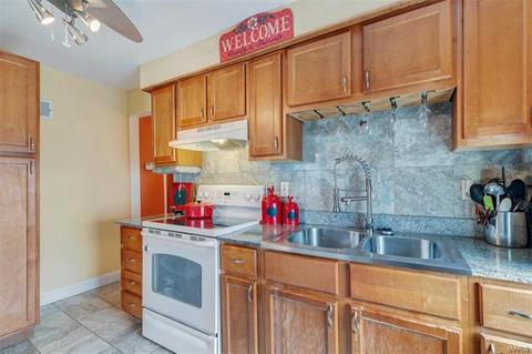 9422 Mackenzie Rd, Saint Louis, MO 63123 photo 13