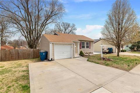 9422 Mackenzie Rd, Saint Louis, MO 63123 photo 4