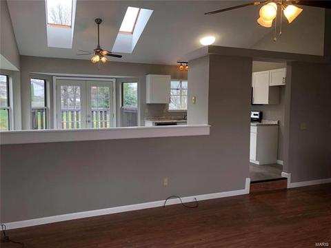 8 Rustler Ct, O'fallon, MO 63368 photo 3