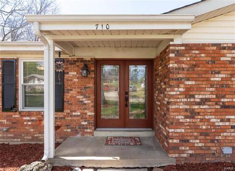 710 Valley View Dr, Manchester, MO 63011 photo 2