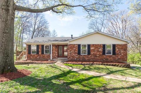 710 Valley View Dr, Manchester, MO 63011 photo 1