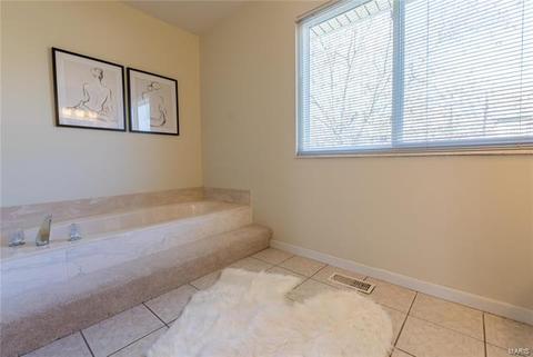 539 Lering Ct, Ballwin, MO 63011 photo 25