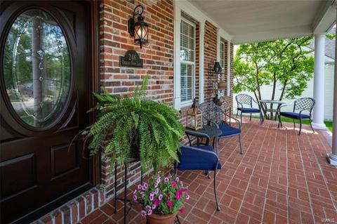 246 Dickens Farm Ln, Ballwin, MO 63021 photo 4