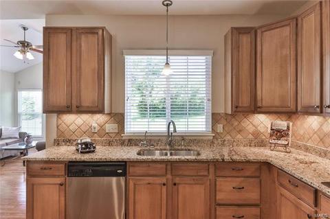 27 Orchard Trace Ln, Grover, MO 63040 photo 3