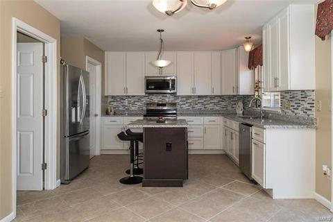 1558 Buckhurst Ct, Ballwin, MO 63021 photo 8