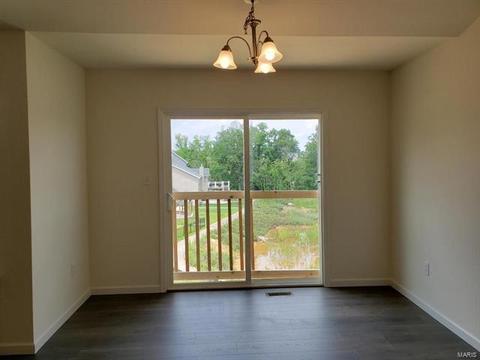 203 Bluestem Ln, O'fallon, MO 63366 photo 4