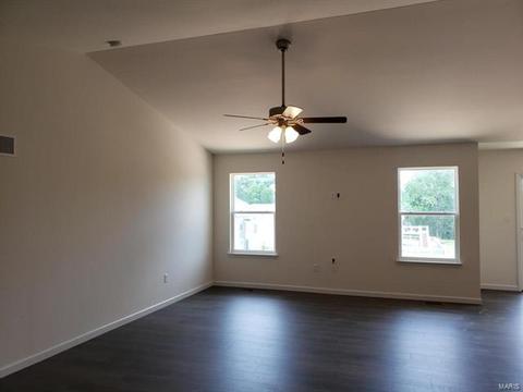 203 Bluestem Ln, O'fallon, MO 63366 photo 2