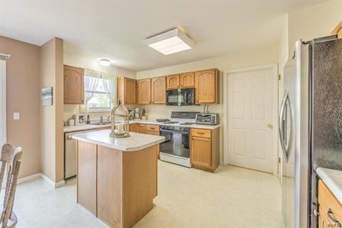 127 Rightfield Dr, O'fallon, MO 63366 photo 7