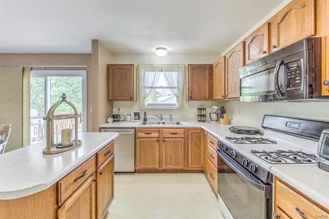 127 Rightfield Dr, O'fallon, MO 63366 photo 6