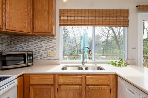 1484 Sandpointe Ct, Manchester, MO 63021 photo 7
