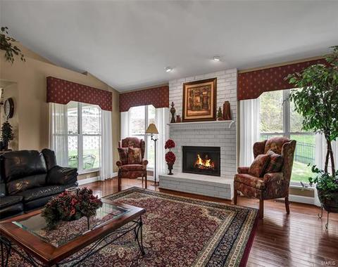 16067 Canterbury Ests, Ellisville, MO 63021 photo 4