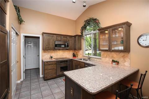 1134 Richland Meadows Dr, Ballwin, MO 63021 photo 9