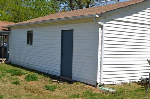 404 Allen, O'fallon, MO 63366 photo 3