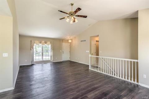 219 Royallmanor Ln, O'fallon, MO 63368 photo 3