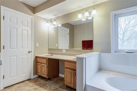 81 Pineview Rdg, Saint Charles, MO 63303 photo 10