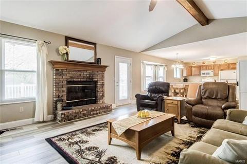 81 Pineview Rdg, Saint Charles, MO 63303 photo 5