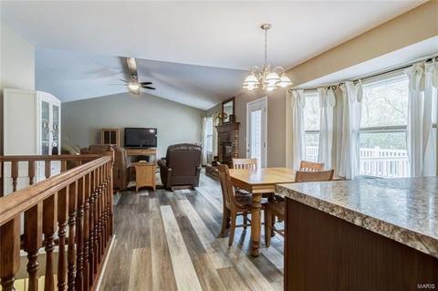 81 Pineview Rdg, Saint Charles, MO 63303 photo 8